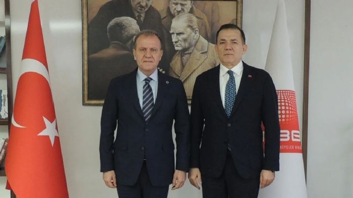�zyi�it: �Demokrasiden Ba�ka ��z�m Yok�