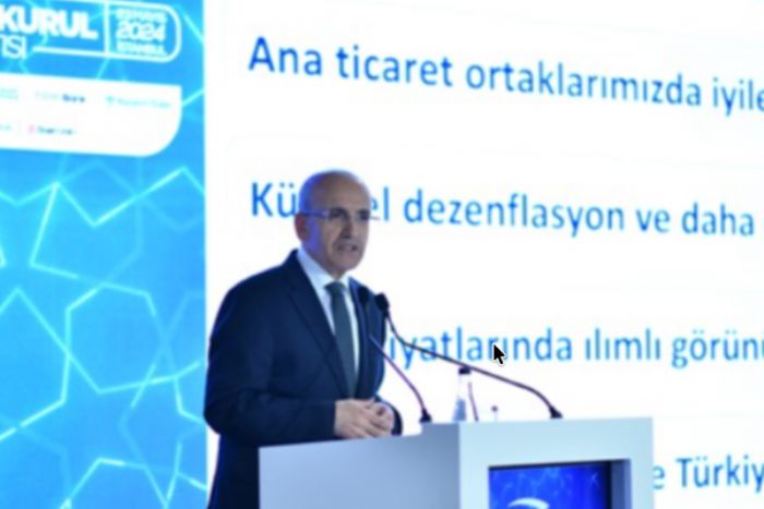 �im�ek: T�rk liras�na g�ven artt�