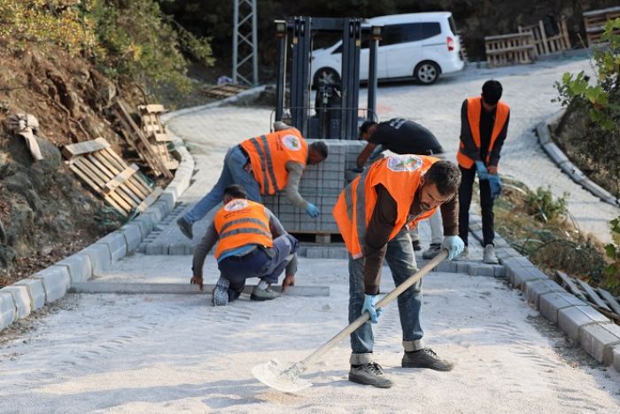 TOROSLAR BELEDYES, YOL VE KALDIRIM ALIMALARINDA HIZ KESMYOR