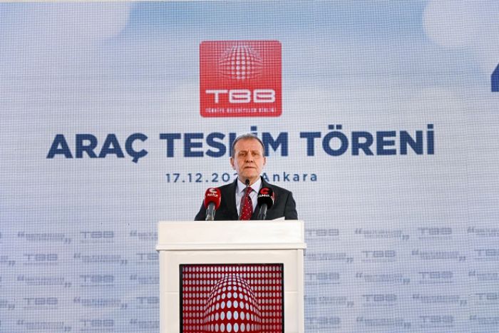 SE�ER: �T�RK�YE�DE GELECE�E UMUTLA BAKACAK B�R TOPLUM YARATACAKSAK BUNU YERELDEN BA�LATACA�IZ�